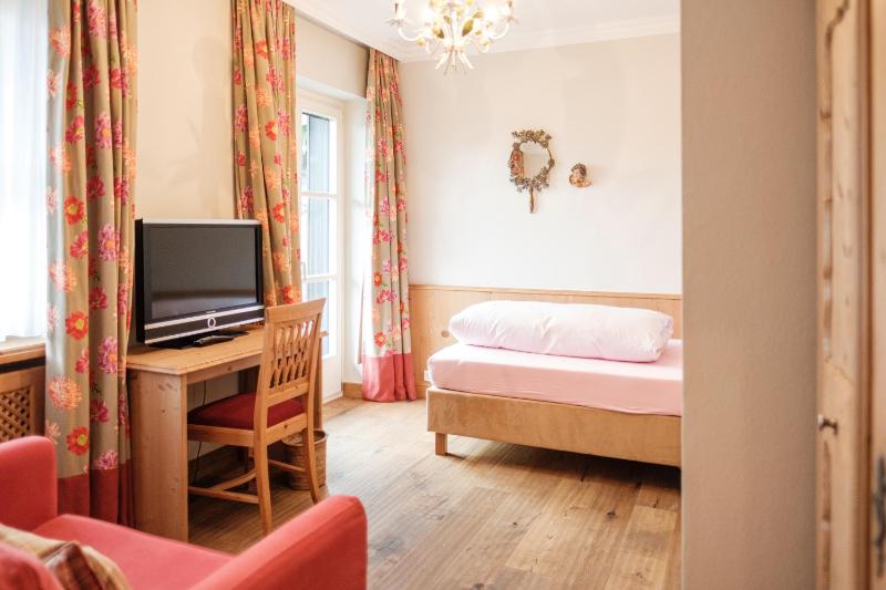 Standard Single Room image 4