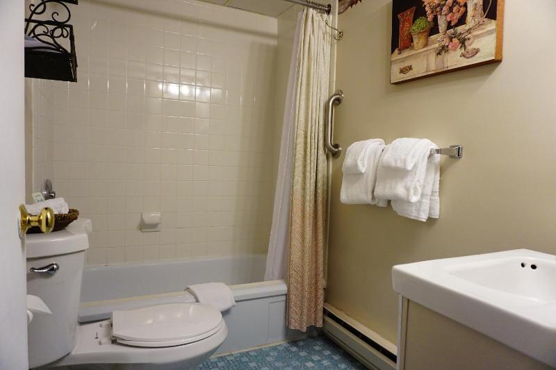 Double Room with Two Double Beds image 4