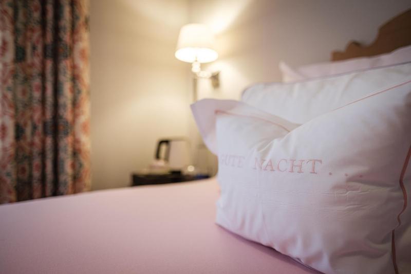Standard Single Room image 2