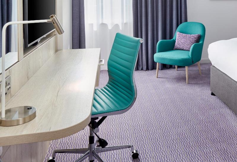 Superior King Room image 4