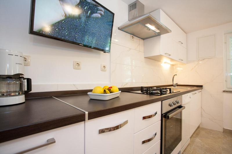 Apartments Melita - image 10