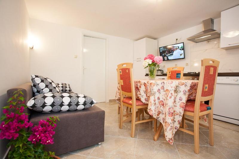 Apartments Melita - image 18