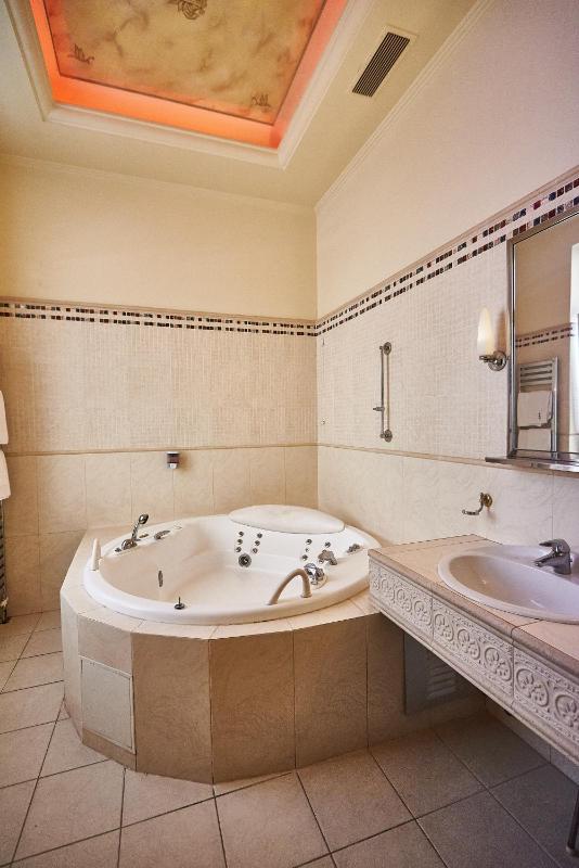 Exis Hotel - image 6