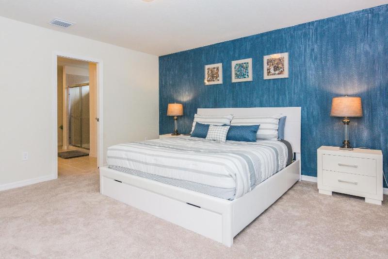 Five-Bedroom House image 1