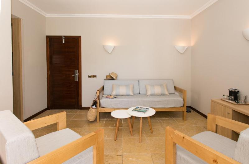 One-Bedroom Suite image 1