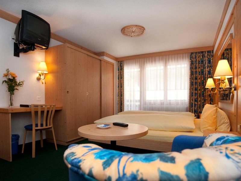 Superior Double Room image 4