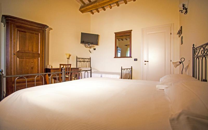 Triple Room image 3
