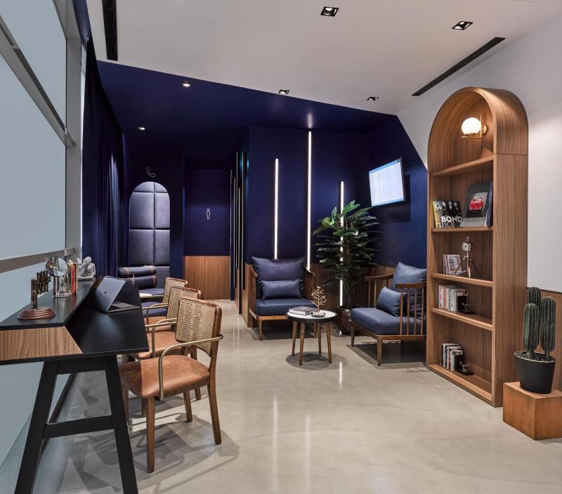 Deluxe Double Room image 4