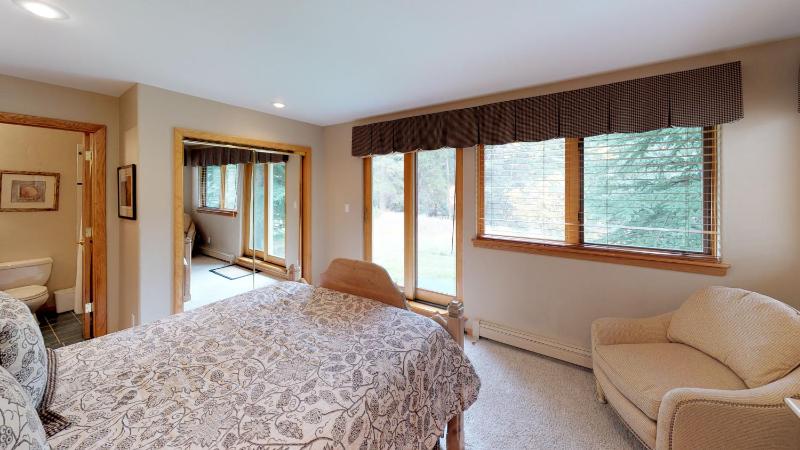 Three Bedroom Gold Alpine View image 2
