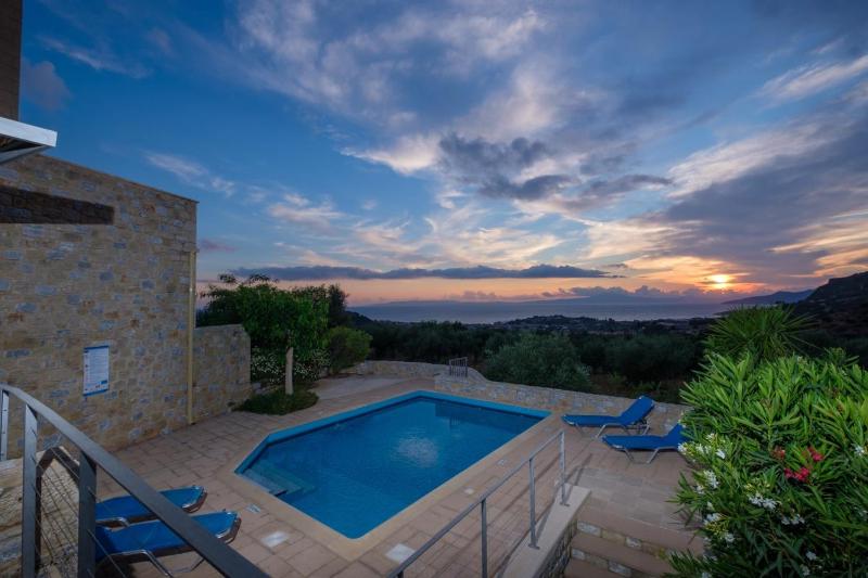 Two-Bedroom Villa - MESSINI image 3