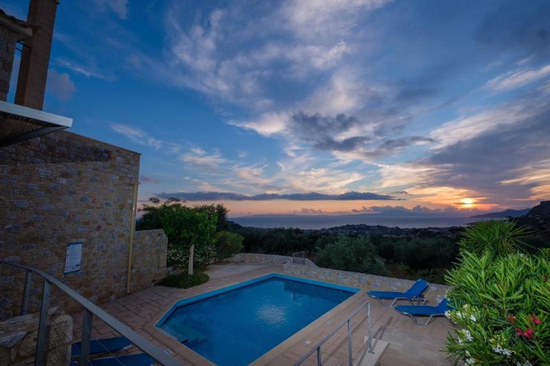 Two-Bedroom Villa - MESSINI image 4