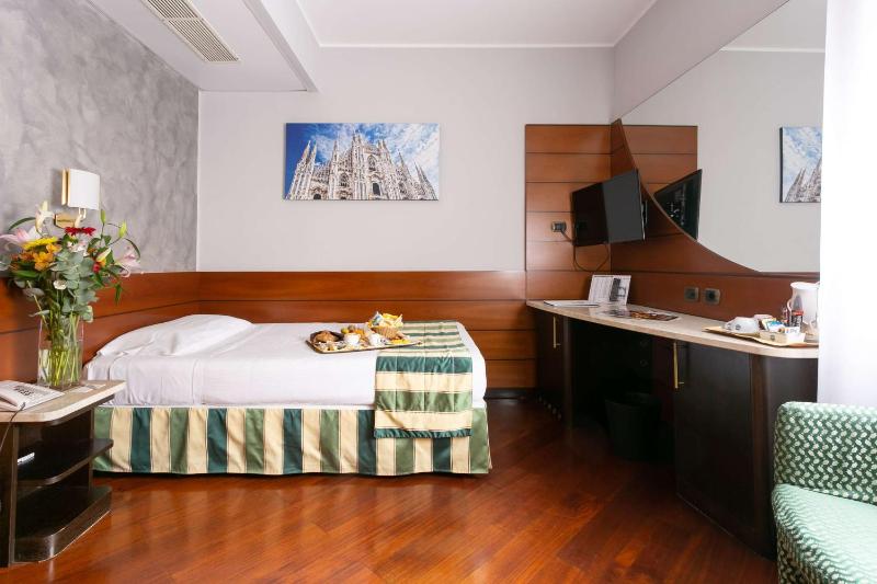 Single Room with Single Bed image 3