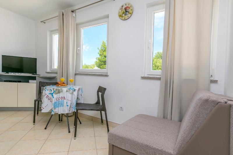 Apartments Villa J i M by the sea - image 28