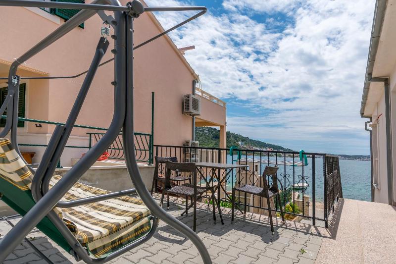 Apartments Villa J i M by the sea - image 23