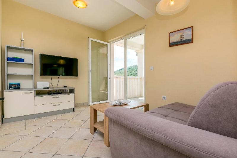Apartments Villa J i M by the sea - image 15