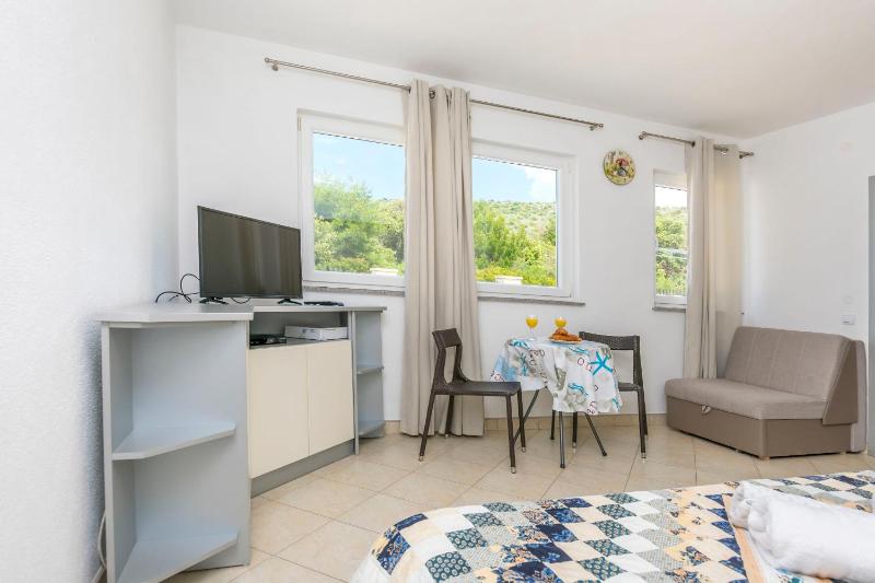 Apartments Villa J i M by the sea - image 32