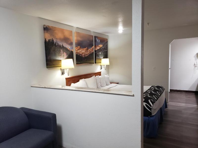 King Studio Suite - Non-Smoking image 2