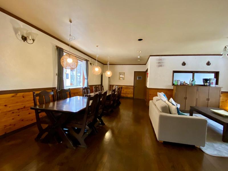 Chalet Strickland - image 10