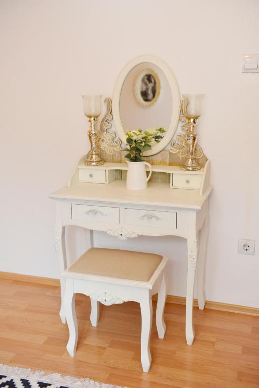 Apartment with Balcony image 2