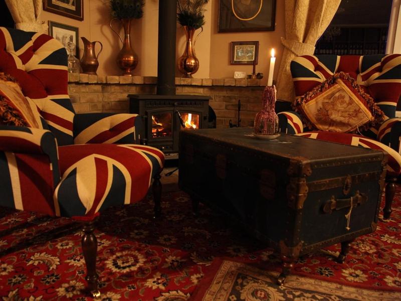 Standard Family Room image 2