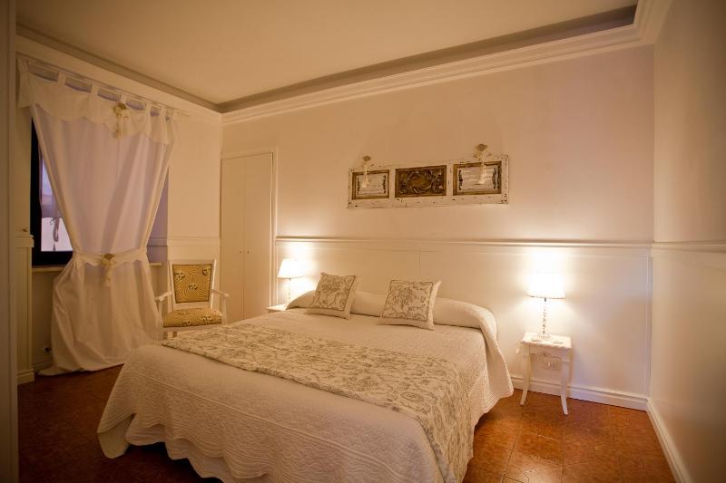 One-Bedroom Apartment image 1