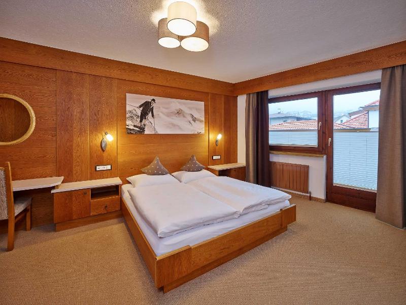 One-Bedroom Apartment image 3