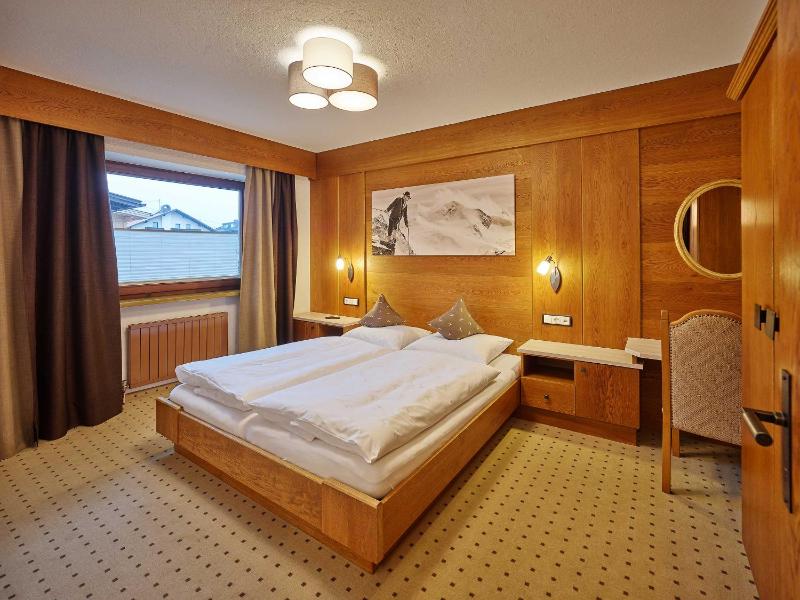 One-Bedroom Apartment image 2