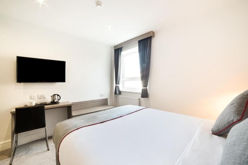 Standard Triple Room image 1