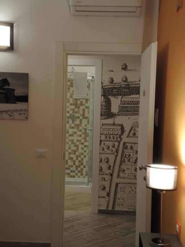 Double or Twin Room with Private External Bathroom image 2