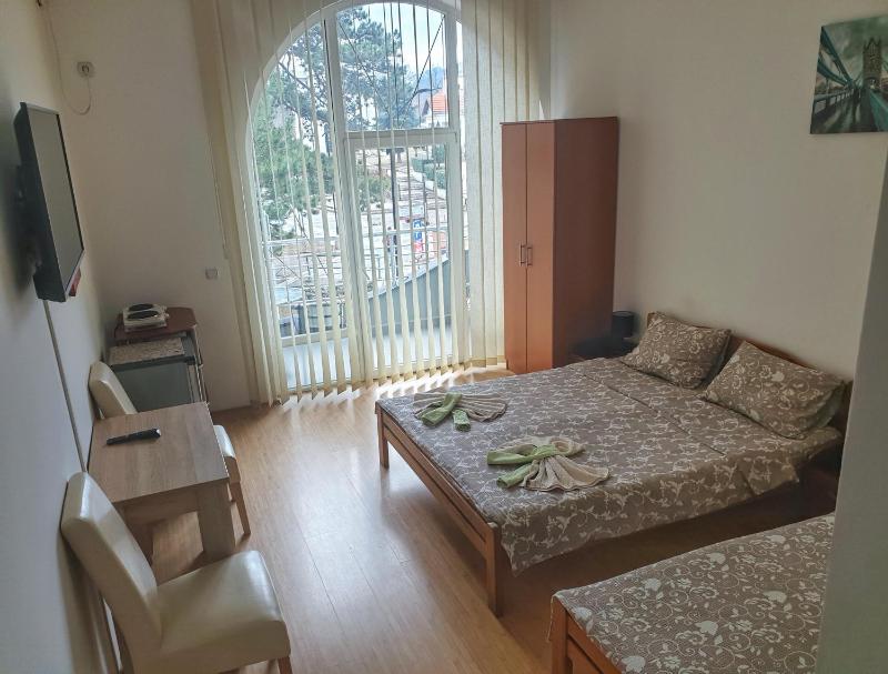 Triple Room with View image 1