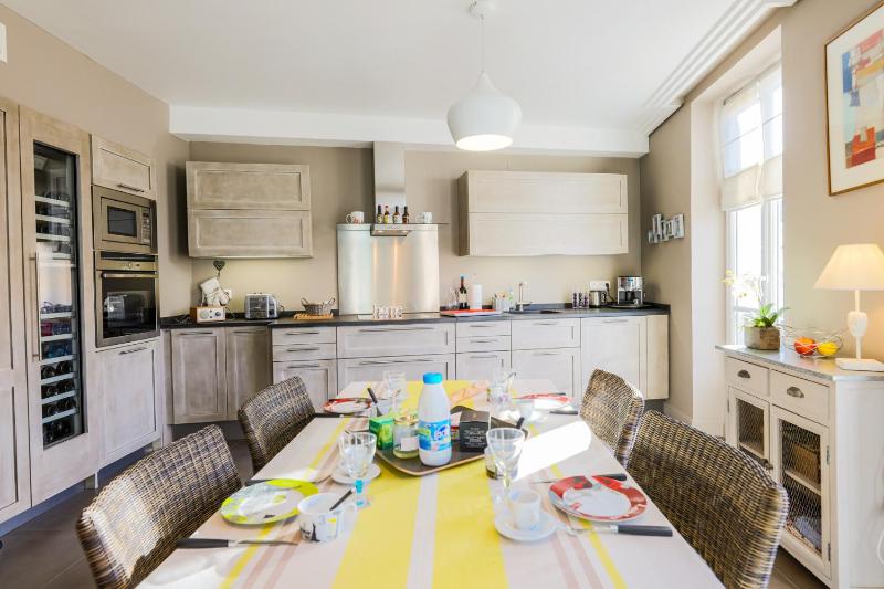 Apartment with Balcony image 2