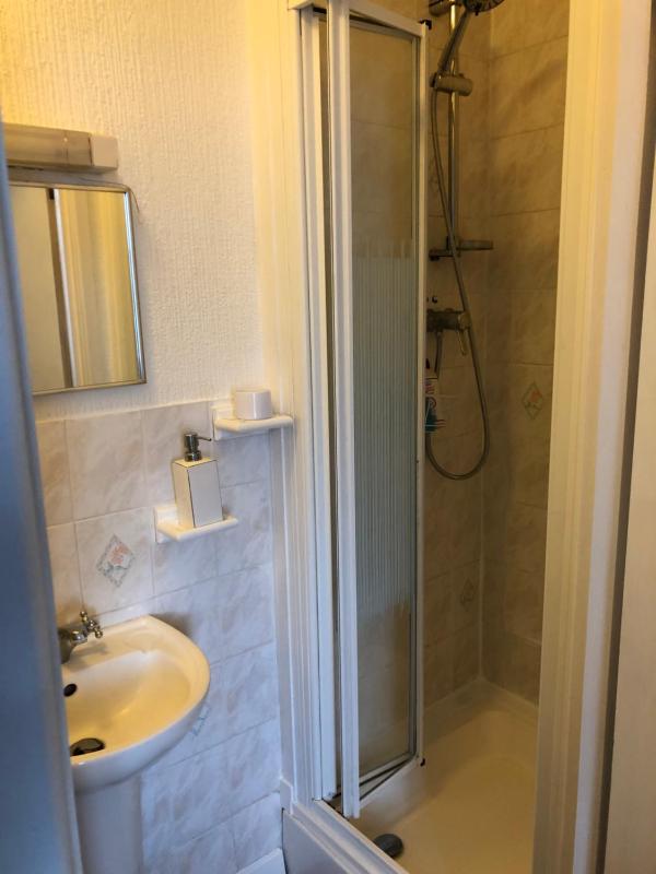 Beachcomber Guesthouse - image 8