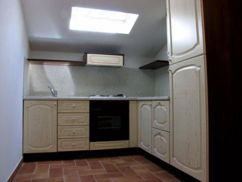 One-Bedroom Apartment image 3
