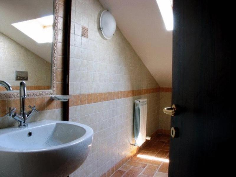 Superior One-Bedroom Apartment image 2