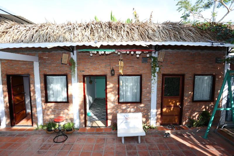 Green Sunshine Homestay - image 46