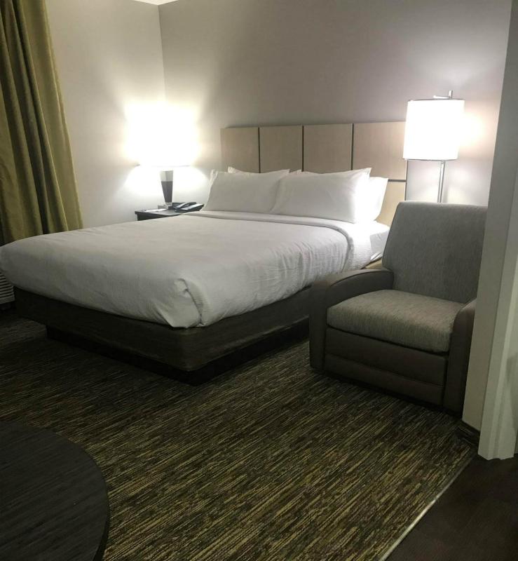 Standard Room image 4