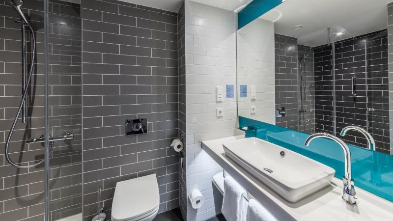 Standard Room image 4