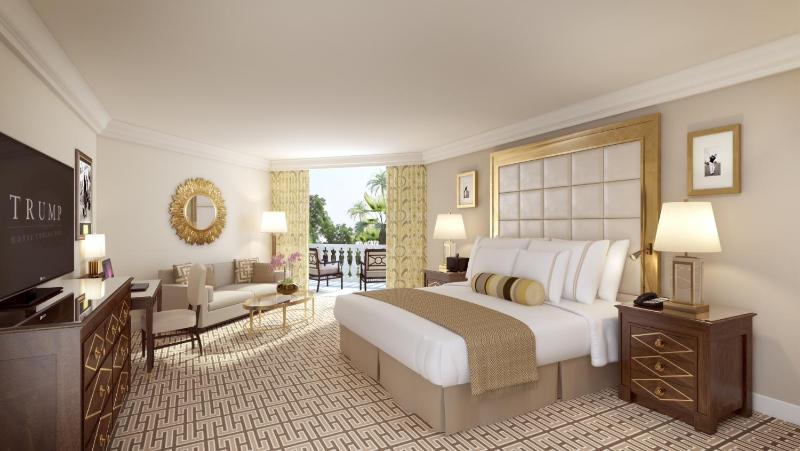 Deluxe Room with King Bed image 2