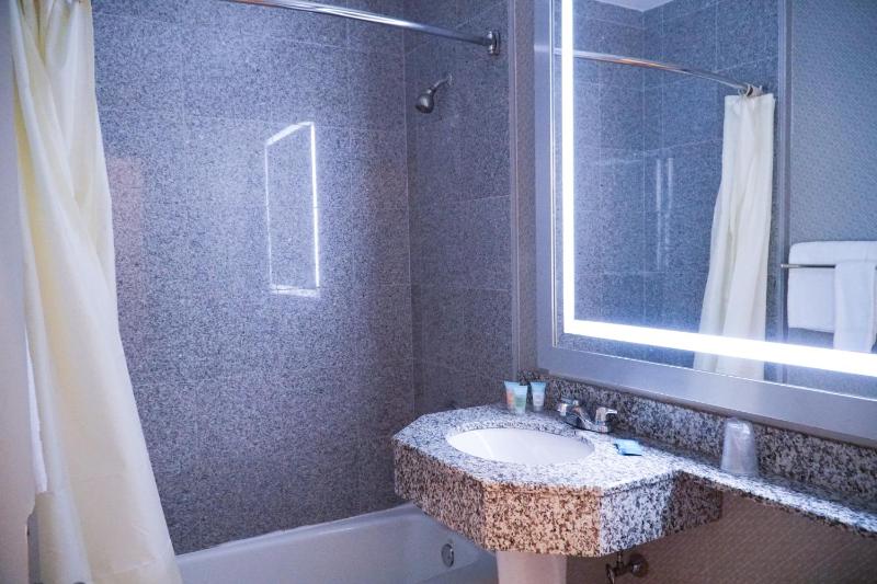 King Room image 4