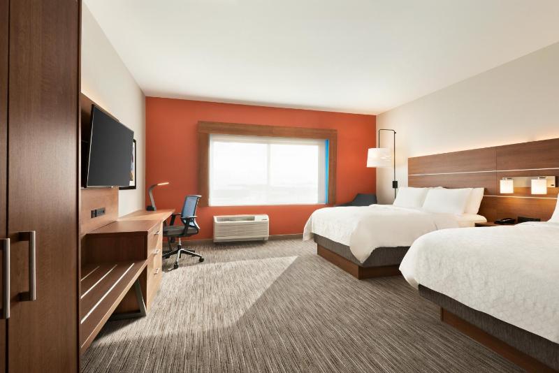Suite with Two Queen Beds image 3