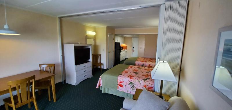 Sea Hawk Motel - image 22