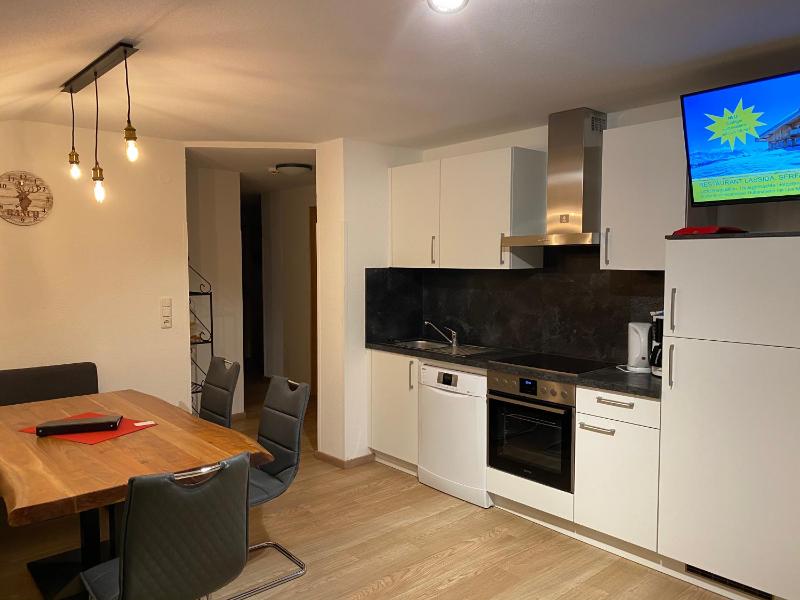 One-Bedroom Apartment image 3