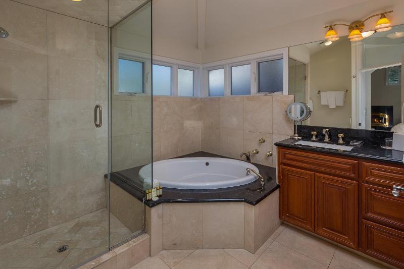 Suite with Garden View image 2