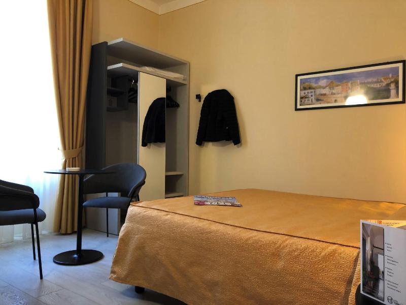 Double or Twin Room with Balcony image 4