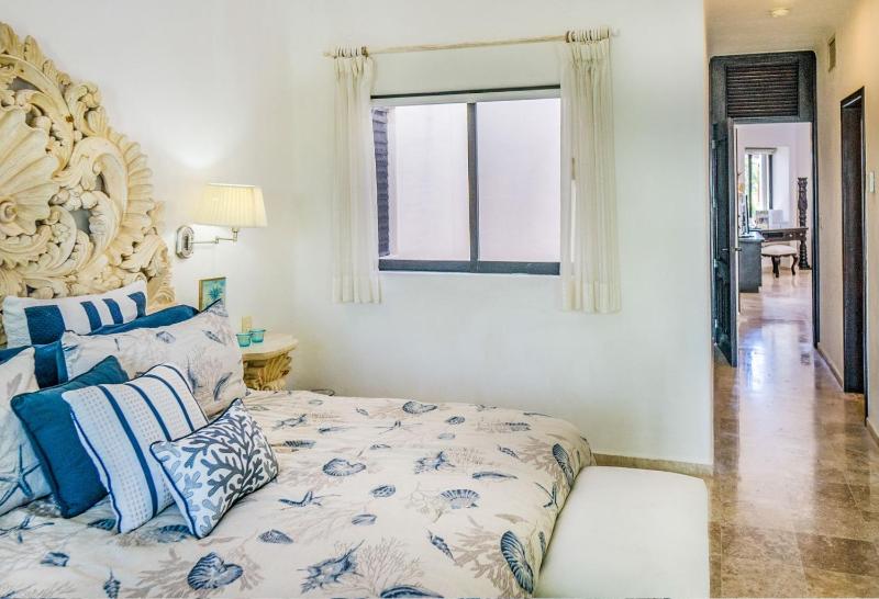 Royal Palms 10 condo - image 13