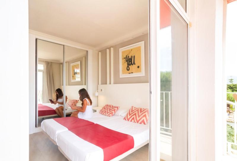 Twin Room image 1