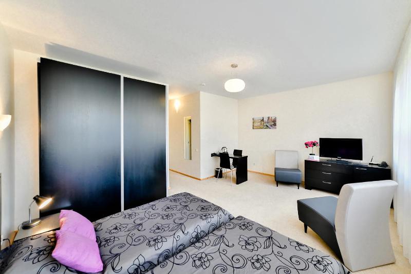 Twin Room image 4