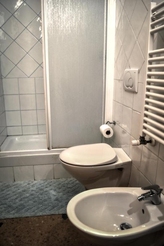 Double or Twin Room with Private Bathroom image 3