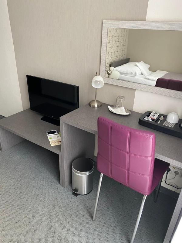 Single Room image 4