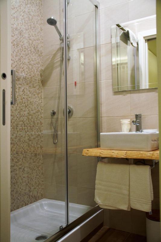 Double Room with Private Bathroom image 2